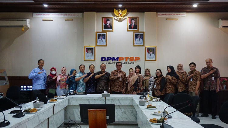 Belajar dari Praktik Terbaik, DPMPTSP Kota Magelang Laksanakan Studi Tiru WBBM di Kabupaten Sumedang
